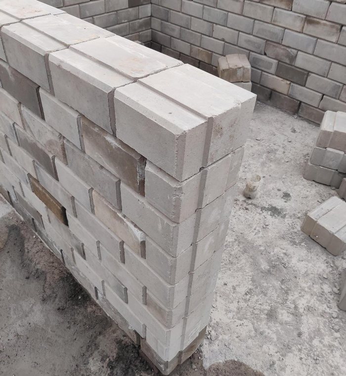 Nutan interlocking wall